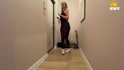 The Whore Told Her Cuckold That She Went For A Run And She Fucks In The Entrance With Her Lover - hclips.com
