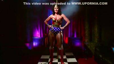 Superheroine Wonder Woman Turned Into Lesbian Sex Slave - upornia.com