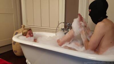 Bath Time Pampering For Lady Dalia And A Golden Reward For Slave! - upornia.com