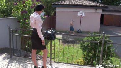 Pissing Brunette Milf Outdoor Fetish With Per Fection - upornia.com