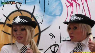 CFNM police ladies jerk gloryhole cock in orgy handjob - hotmovs.com - Britain