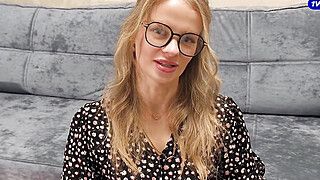 The psychologist turned out to be a nymphomaniac, tied me up and arranged sex therapy BDSM! - ah-me.com