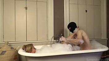 Bath time pampering for Lady Dalia with a golden ending for slave - xvideos.com