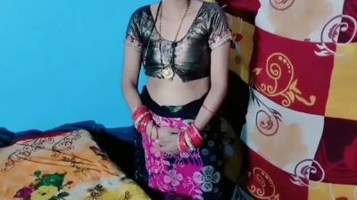 Amateur couple explores intimacy with passionate pussy licking amid colorful sheets - yesvids.com - India